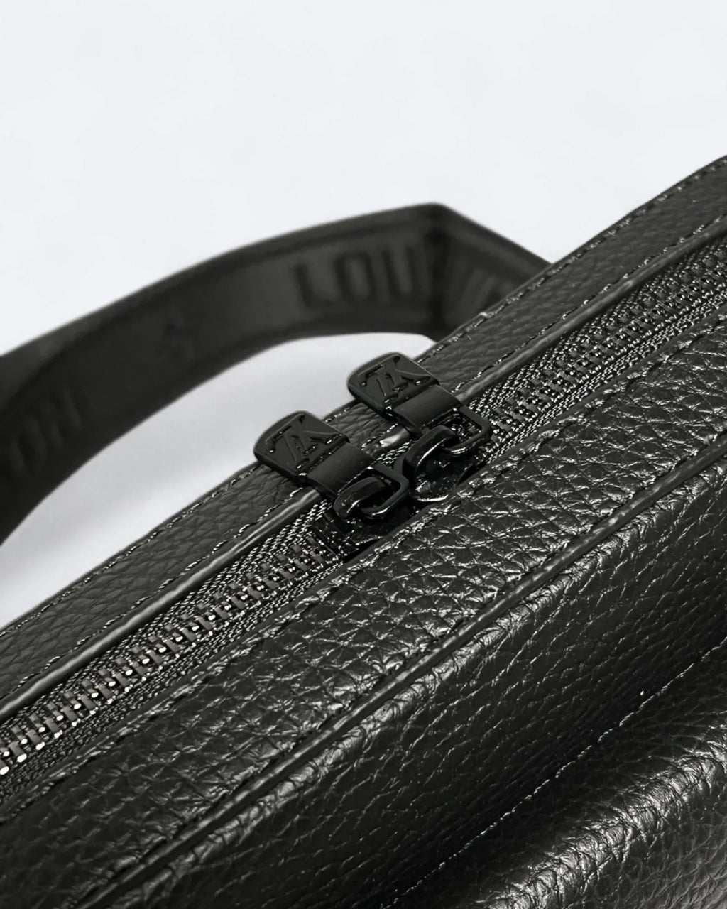 LVTN - Leather Mini Messenger Bag - Black